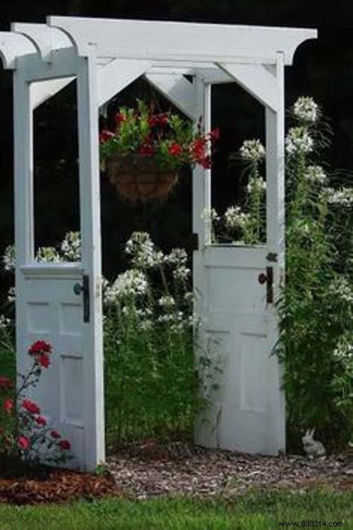 30 Genius DIY Ways to Upcycle Old Doors Into Stunning Home Features