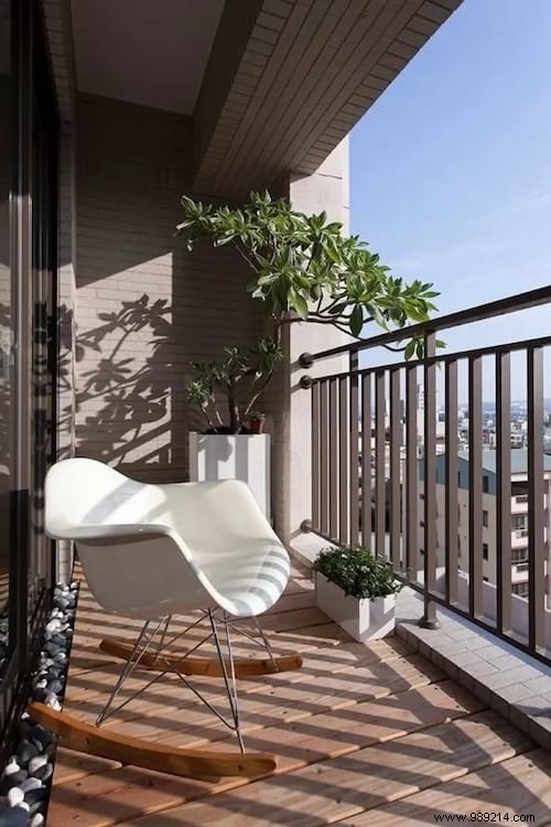 25 Budget-Friendly Balcony Decoration Ideas from a Professional Landscaper