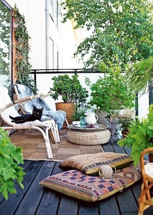 25 Budget-Friendly Balcony Decoration Ideas from a Professional Landscaper