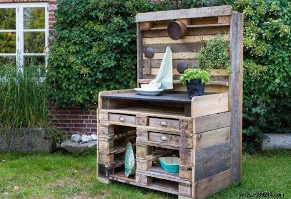 30 DIY Outdoor Kitchen Ideas Using Wooden Pallets: Simple Backyard Builds