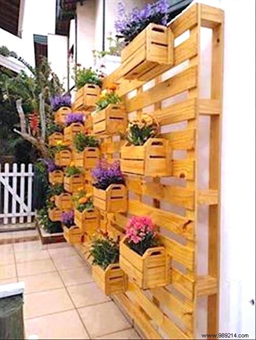 20 Genius DIY Upcycling Projects with Free Wooden Pallets