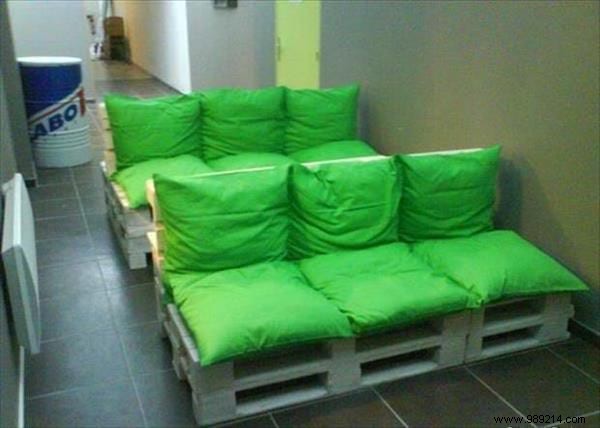 20 Genius DIY Upcycling Projects with Free Wooden Pallets