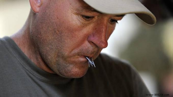 Pro DIY Hack: Magnetize Your Hammer to Keep Nails Handy and Safe