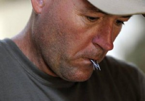 Pro DIY Hack: Magnetize Your Hammer to Keep Nails Handy and Safe