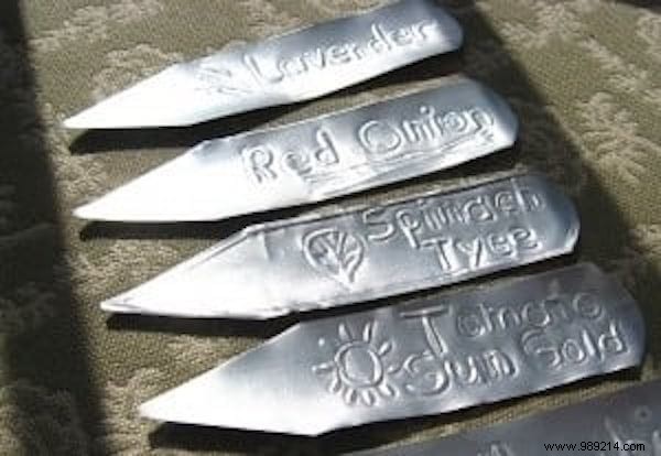 48 Genius DIY Ideas to Upcycle Empty Tin Cans into Stylish Home Essentials