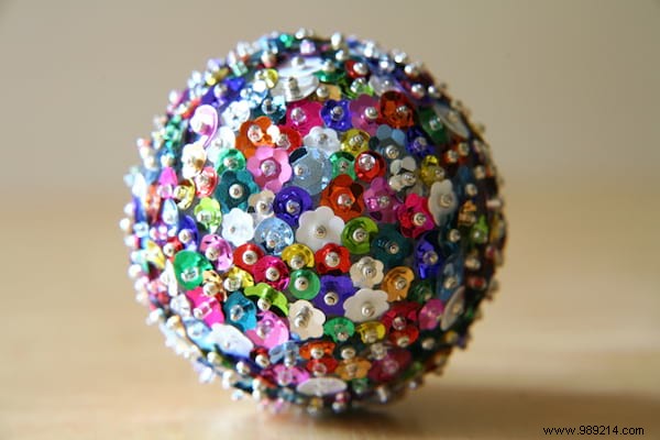 30 Easy, Budget-Friendly Last-Minute Christmas DIY Decoration Ideas