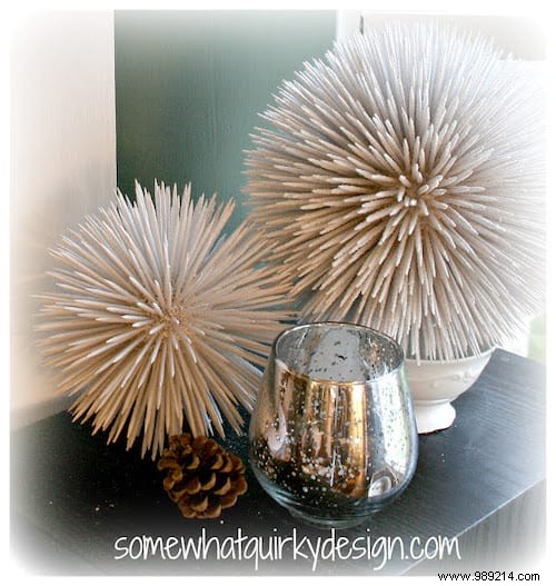 30 Easy, Budget-Friendly Last-Minute Christmas DIY Decoration Ideas