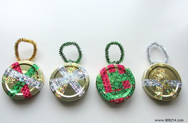 30 Easy, Budget-Friendly Last-Minute Christmas DIY Decoration Ideas