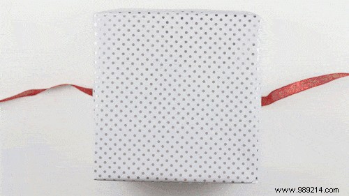 How to Wrap Gifts Like a Pro in 5 Simple Steps