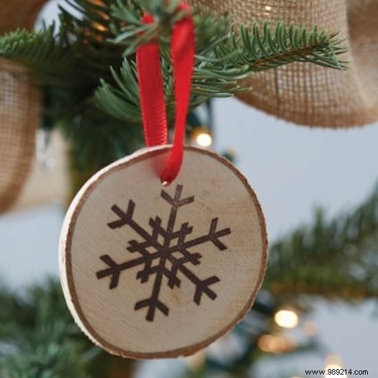 20 Stunning DIY Christmas Decorations Using Wooden Logs – Rustic Holiday Inspiration
