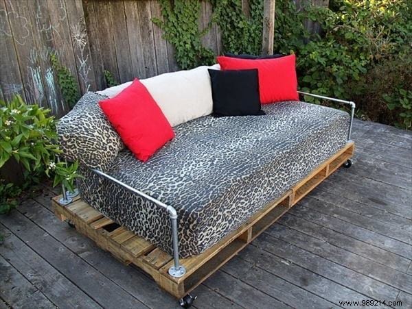 70 Genius DIY Projects Using Recycled Wooden Pallets