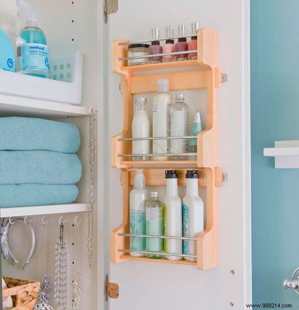 35 Smart, Budget-Friendly Ideas to Organize Your Small Bathroom and Maximize Space