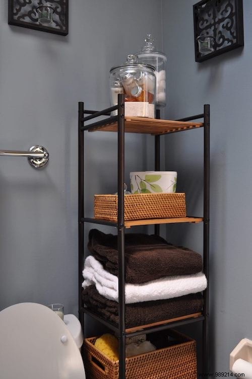 35 Smart, Budget-Friendly Ideas to Organize Your Small Bathroom and Maximize Space