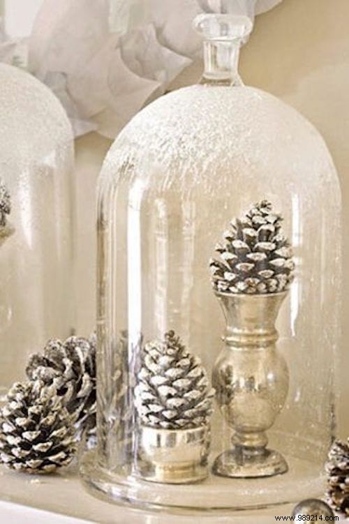 25 Easy, Budget-Friendly Christmas Pine Cone Decoration Ideas