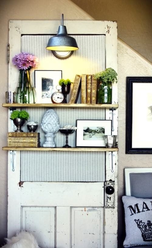 30 Brilliant Ways to Upcycle Old Windows into Stunning Home and Garden Decor