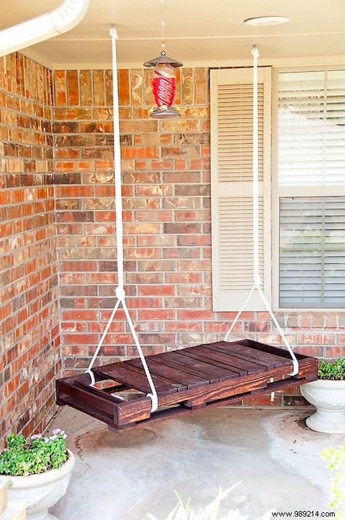 30 Brilliant Ways to Upcycle Old Windows into Stunning Home and Garden Decor