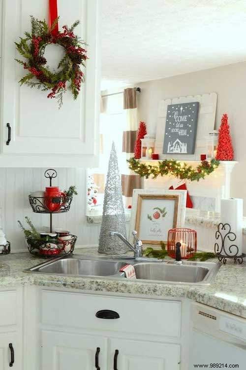 26 Easy DIY Christmas Kitchen Decoration Ideas for Holiday Cheer