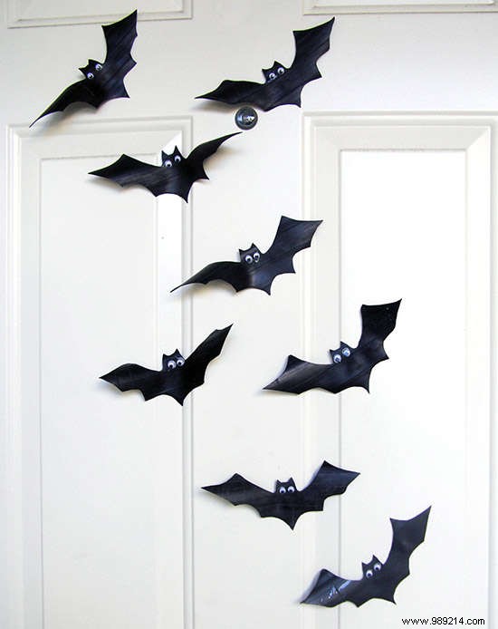 18 Effortless DIY Halloween Decorations for a Spooky, Budget-Friendly Home