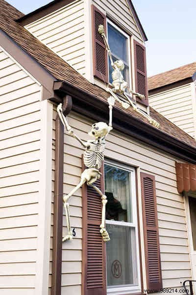 18 Effortless DIY Halloween Decorations for a Spooky, Budget-Friendly Home