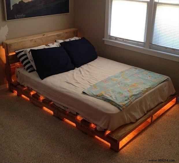 24 Creative DIY Projects to Transform Old Wooden Pallets
