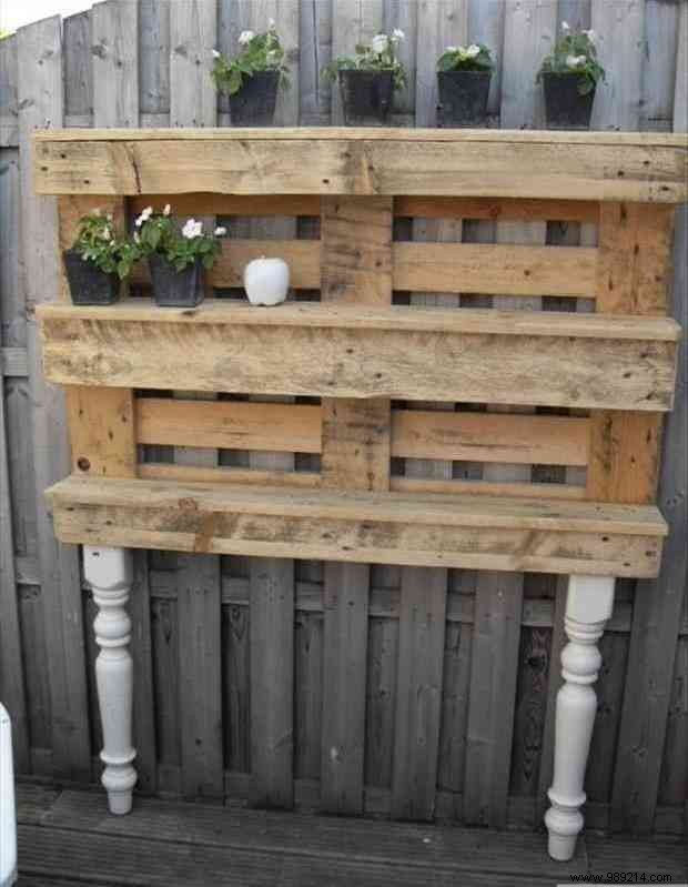 24 Creative DIY Projects to Transform Old Wooden Pallets