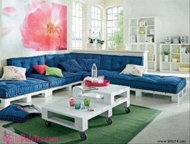 24 Creative DIY Projects to Transform Old Wooden Pallets