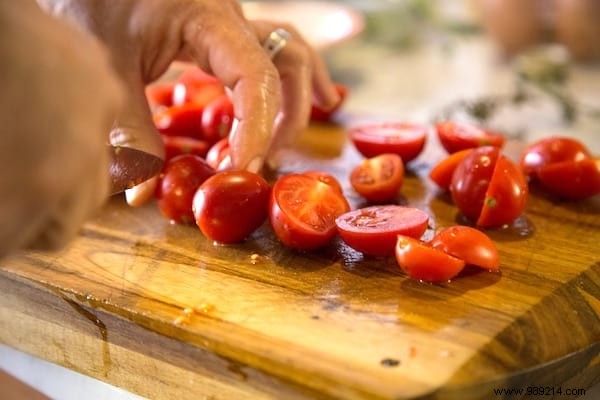 10 Proven Market Gardening Tips for Growing Juicy, Beautiful Tomatoes