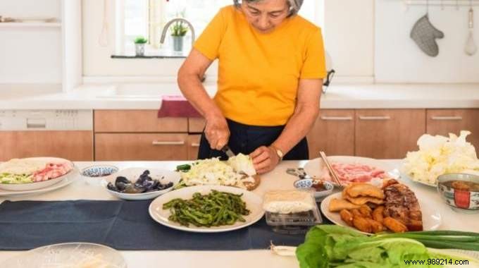 Budget-Friendly New Year s Eve Menu: Delicious Feast Under €10 Per Person