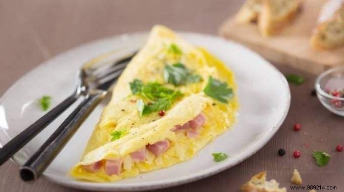 Quick Pepper, Ham & Onion Omelette: Easy Weeknight Recipe Under €6