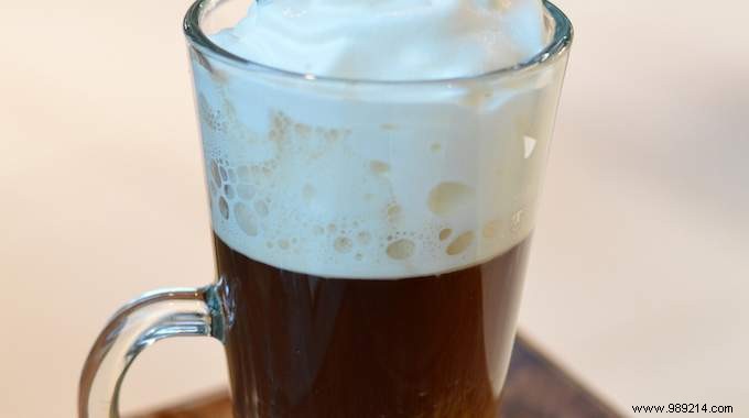 Easy Homemade Viennese Hot Chocolate: Gourmet Recipe in 15 Minutes for Under Budget