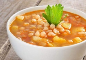 Santa s Hearty White Bean Soup: A Delicious, Budget-Friendly Christmas Recipe for 4