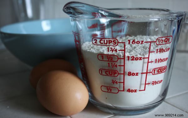 Budget-Friendly Daisy Carrot Cake: A Unique Aperitif Showstopper