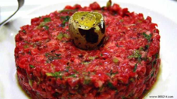 Budget-Friendly Festive Starter: Quail Egg and Tomato Tartare Recipe