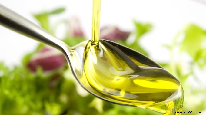 Master Olive Oil Pouring with a Simple Dish Mitt Trick