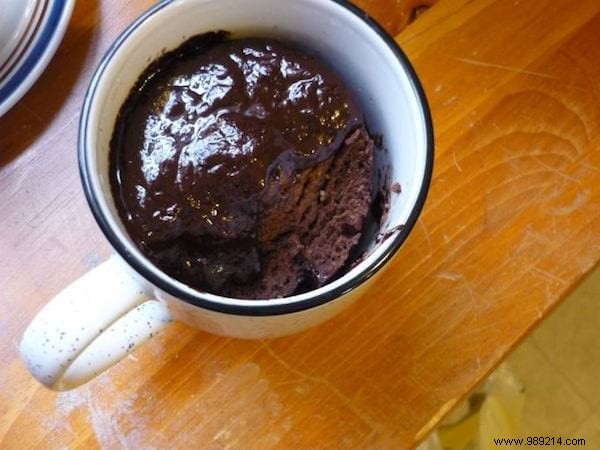 Irresistible Coconut Chocolate Mug Cake: Gourmet Bliss for €1.06 in Under 5 Minutes