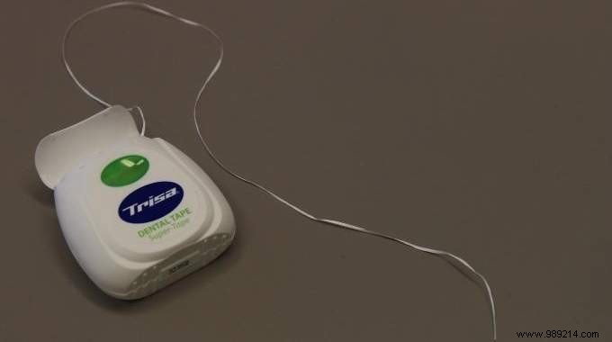 Genius Kitchen Hack: Slice Cheese Perfectly with Dental Floss – No Knife Required