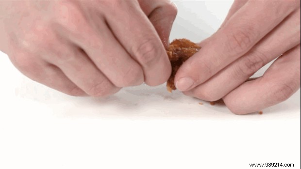 Master Eating Chicken Wings Mess-Free: The Simple 2-Step Trick