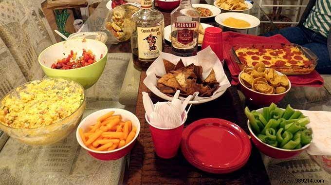 Buffet Planning Guide: Exact Quantities for Food, Desserts, and Drinks to Serve 25 Guests Perfectly