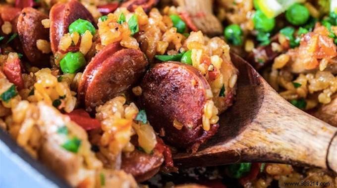Quick & Budget-Friendly Express Paella for 6: Easy Mediterranean Family Favorite