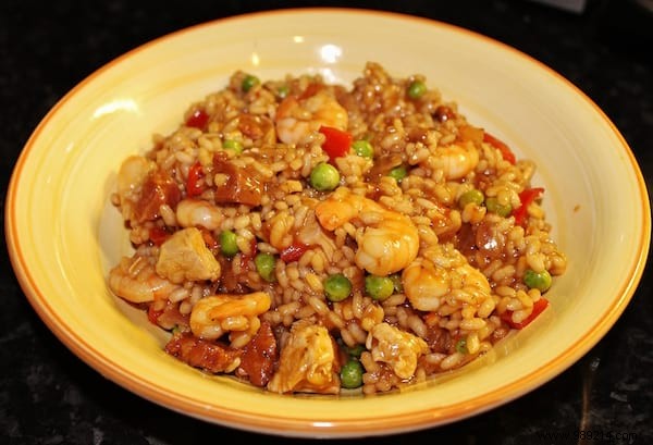 Quick & Budget-Friendly Express Paella for 6: Easy Mediterranean Family Favorite