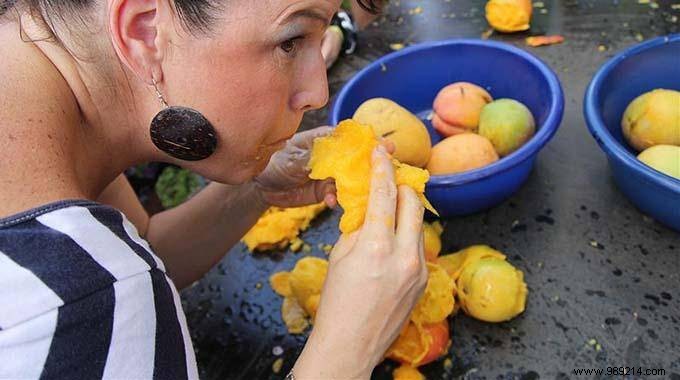 The Mess-Free Way to Eat a Ripe Mango: Expert Tip