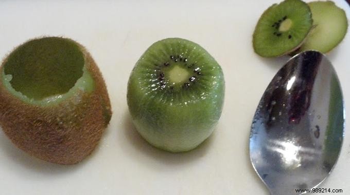 Effortless Kiwi Peeling Hack: The Spoon Method That Saves Every Juicy Bite
