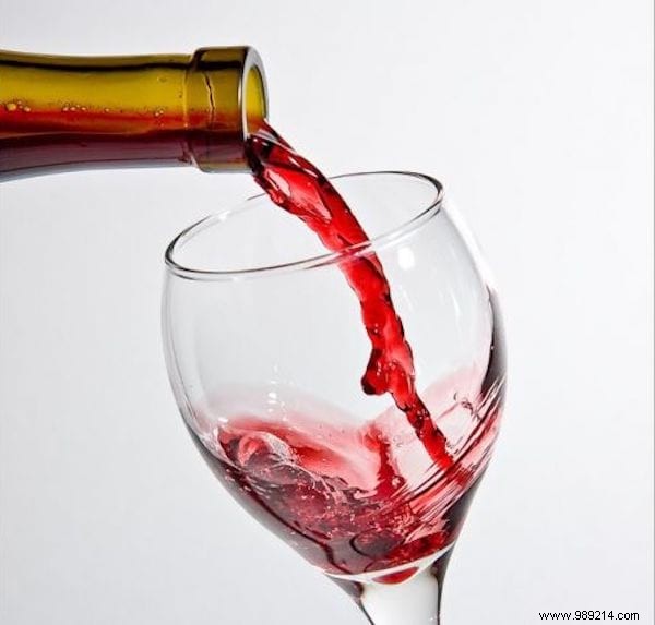 Beaujolais Nouveau: Expert Guide to Choosing and Tasting This Annual Favorite