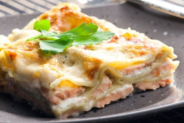 Easy Salmon Lasagna Recipe: Flavorful, Family-Friendly at Just €3.47 per Serving