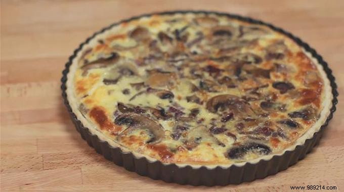 Easy Budget-Friendly Mushroom Quiche Recipe for 4