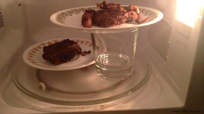 How to Heat Two Plates at Once in the Microwave: A Reliable Kitchen Hack