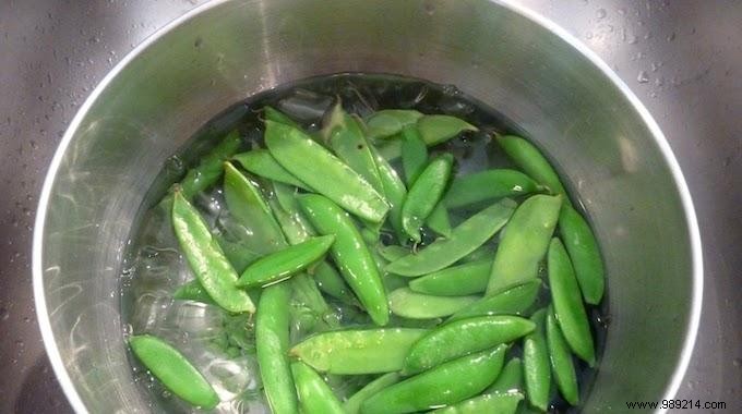 Speed Up Green Vegetable Cooking by 30% with a Pinch of Baking Soda