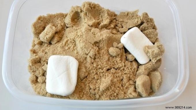 Keep Brown Sugar Soft and Fresh: The Proven Marshmallow Storage Trick