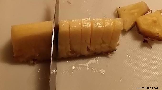How to Cut a Pineapple Easily: Mess-Free Method for Perfect Slices