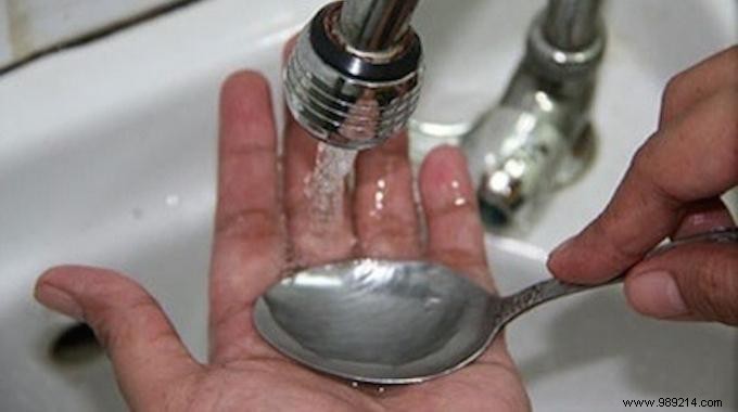 Ban Onion and Garlic Smells from Hands: Proven Stainless Steel Spoon Trick